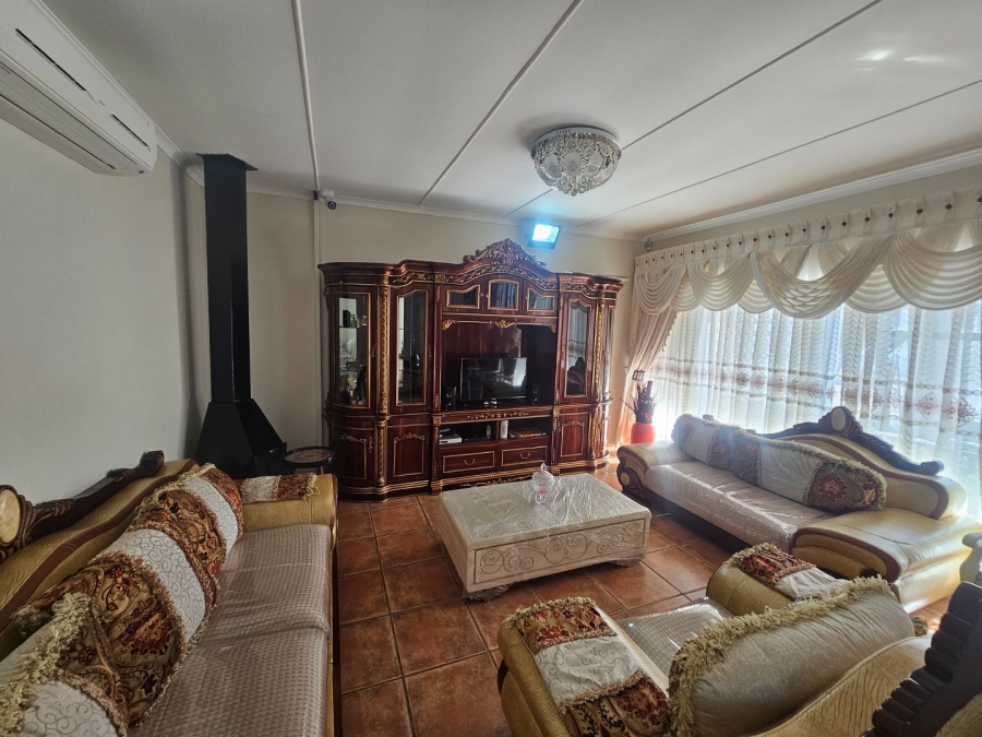 5 Bedroom Property for Sale in Panorama Free State